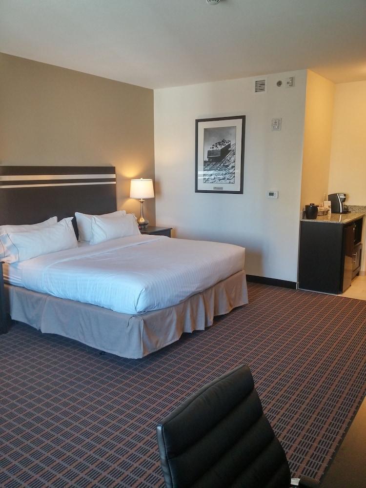 Holiday Inn Express & Suites Golden By Ihg Eksteriør billede