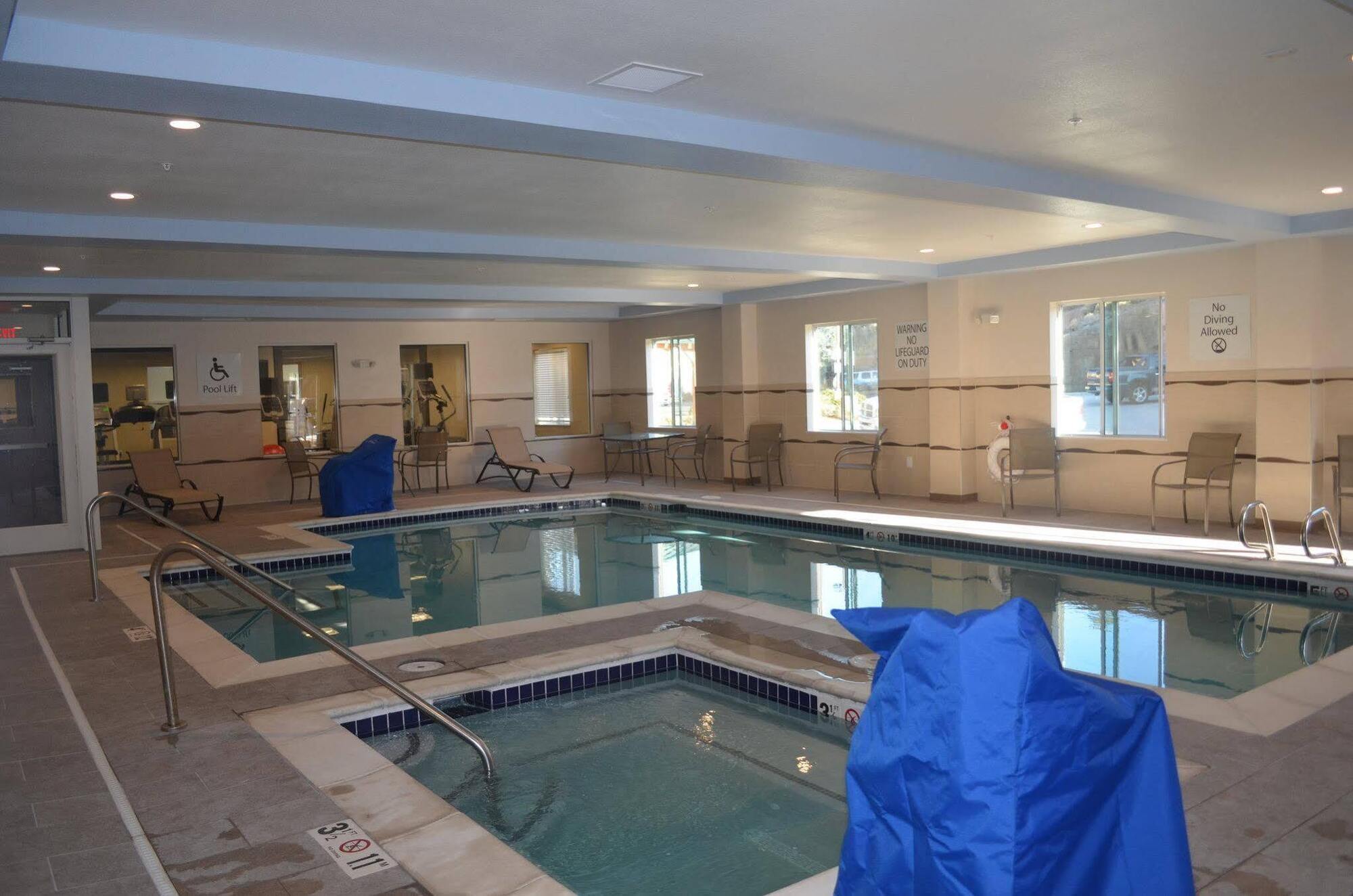 Holiday Inn Express & Suites Golden By Ihg Eksteriør billede